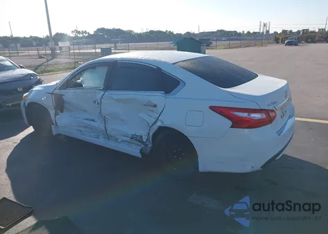 2017 Nissan Altima 2.5 S z USA, uszkodzony, nr VIN 1N4AL3AP2HC149373